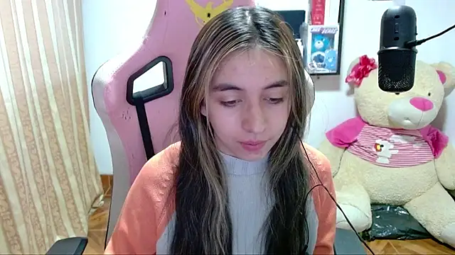 Maggie Fox3 online show from 12/11/24, 02:09