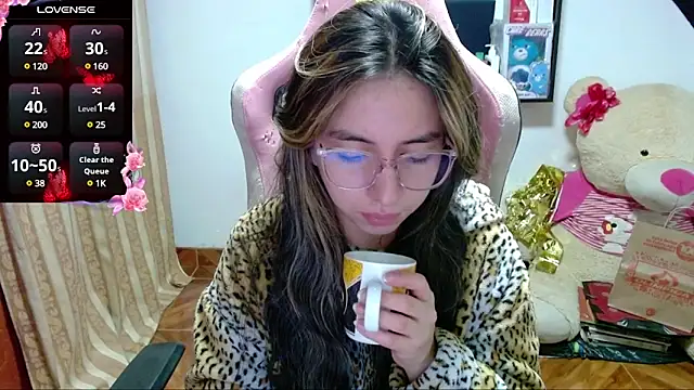 Maggie Fox3 online show from 01/21/25, 01:50