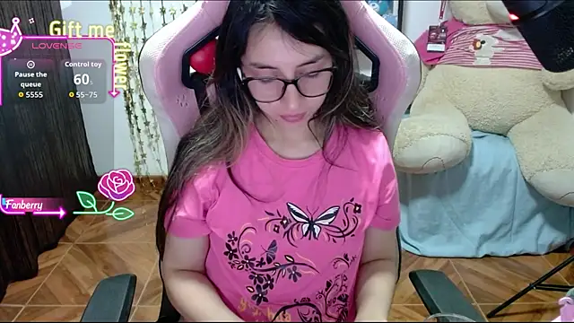 Maggie Fox3 online show from 09/22/25, 03:19