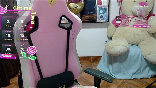 Maggie Fox3 online show from 09/26/25, 02:15