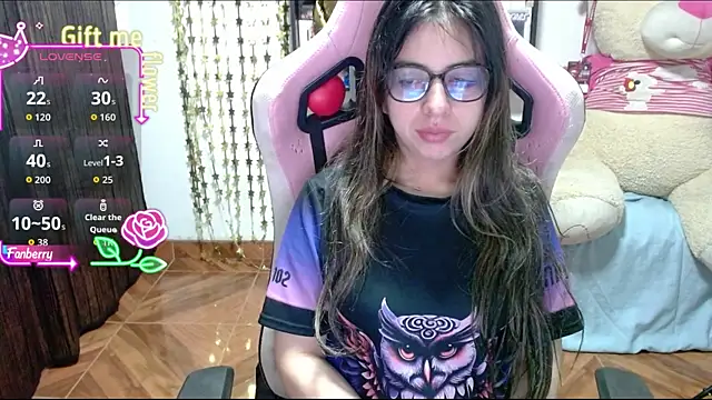 Maggie Fox3 online show from 09/28/25, 04:07