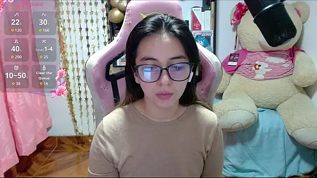 Maggie Fox3 online show from 10/20/25, 12:00