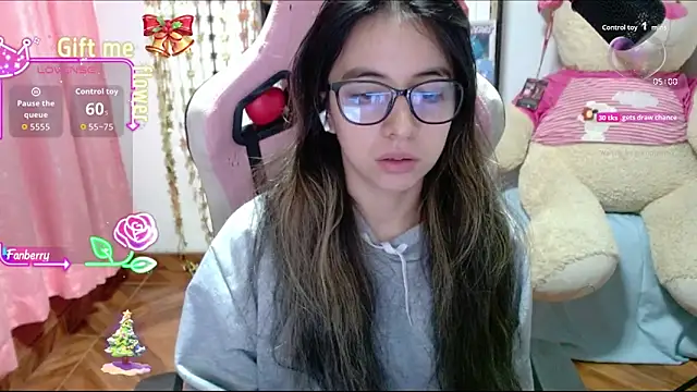 Maggie Fox3 online show from 11/11/25, 12:21