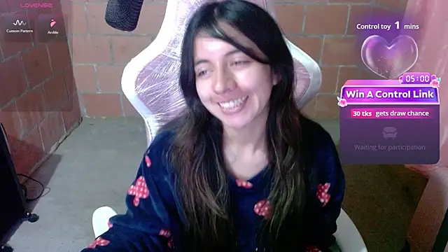 Snapshot of Maggie_Fox3 chatting on 05/26/26, 01:23 Maggie Fox3 online show from 05/26/26, 01:23