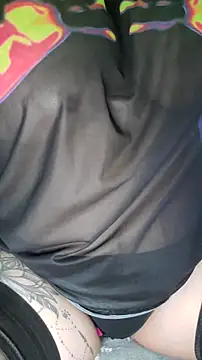 Larissa K online show from 12/22/25, 07:11