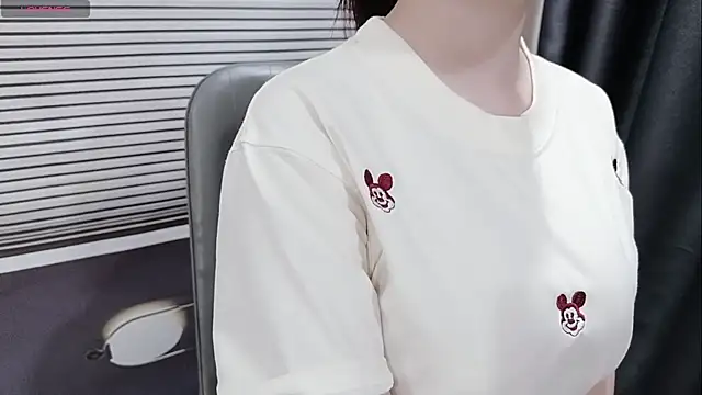 pelue online show from 04/24/26, 01:19