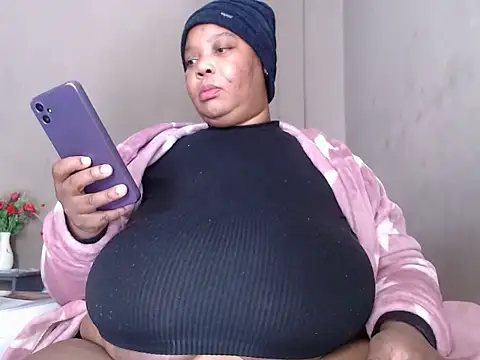 Snapshot of Lovelyboobs01 chatting on 05/09/26, 11:37 Lovelyboobs01 online show from 05/09/26, 11:37