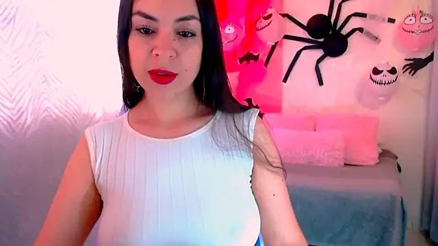 Snapshot of LATINGODDESS_X chatting on 10/06/25, 02:25 LATINGODDESS X online show from 10/06/25, 02:25