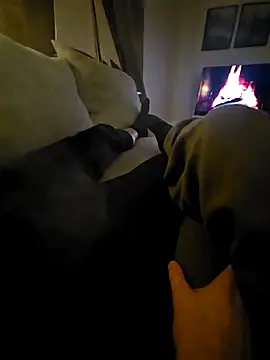 Snapshot of Sim_june chatting on 11/02/25, 09:06 Sim june online show from 11/02/25, 09:06