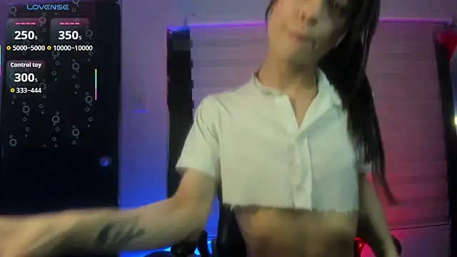 Snapshot of stormytt_ chatting on 11/08/25, 03:23 stormytt online show from 11/08/25, 03:23