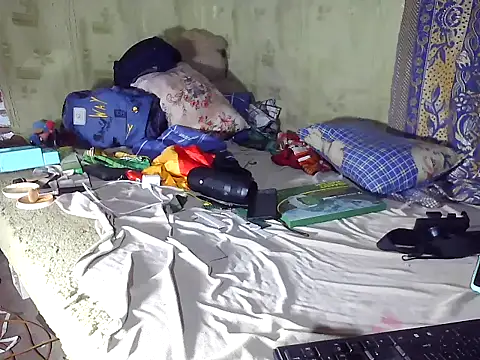 Snapshot of Alora-shine chatting on 02/15/26, 06:59 Alora-shine online show from 02/15/26, 06:59