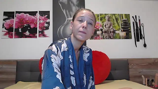 Naschkatze01 online show from 10/22/25, 09:53