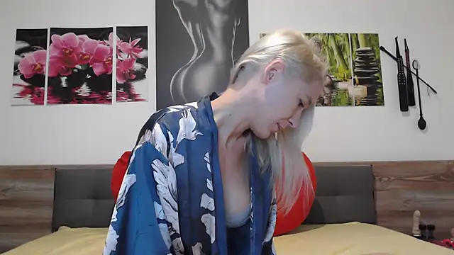 Naschkatze01 online show from 11/16/25, 07:03