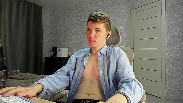 Snapshot of Bananas_dick chatting on 06/19/26, 09:57 Bananas dick online show from 06/19/26, 09:57