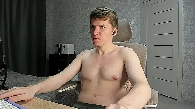 Snapshot of Bananas_dick chatting on 06/21/26, 05:26 Bananas dick online show from 06/21/26, 05:26