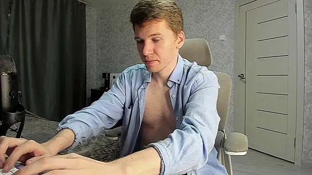 Snapshot of Bananas_dick chatting on 06/22/26, 03:25 Bananas dick online show from 06/22/26, 03:25