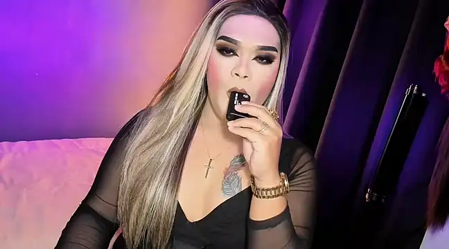 Snapshot of VictoriaEliz chatting on 03/17/25, 02:56 VictoriaEliz online show from 03/17/25, 02:56