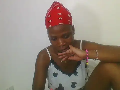 Sweetbaby004 online show from 10/13/25, 03:01