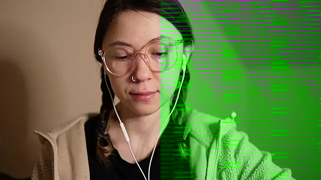 Snapshot of chibi_moon_ chatting on 12/13/24, 04:38 chibi moon online show from 12/13/24, 04:38