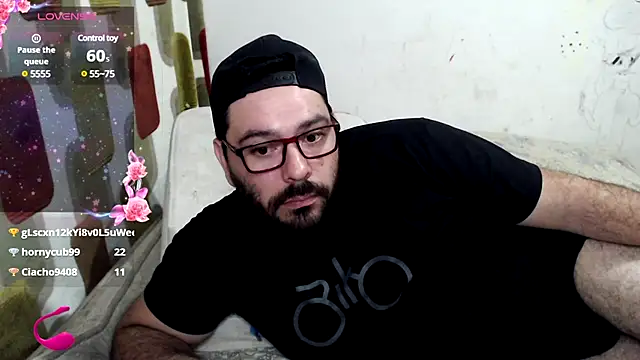 Snapshot of lucasprloco chatting on 12/13/24, 04:11 lucasprloco online show from 12/13/24, 04:11