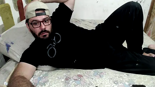 Snapshot of lucasprloco chatting on 12/14/24, 02:12 lucasprloco online show from 12/14/24, 02:12