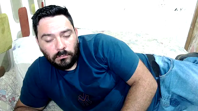 Snapshot of lucasprloco chatting on 02/09/25, 08:24 lucasprloco online show from 02/09/25, 08:24