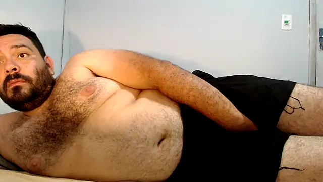 Snapshot of lucasprloco chatting on 02/14/25, 05:36 lucasprloco online show from 02/14/25, 05:36