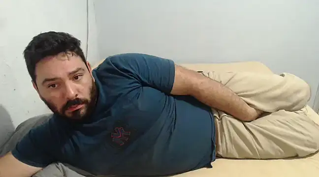 Snapshot of lucasprloco chatting on 02/20/25, 02:46 lucasprloco online show from 02/20/25, 02:46