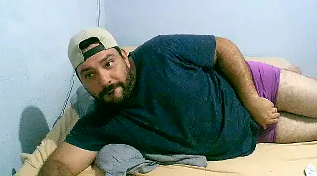 Snapshot of lucasprloco chatting on 03/04/25, 12:39 lucasprloco online show from 03/04/25, 12:39