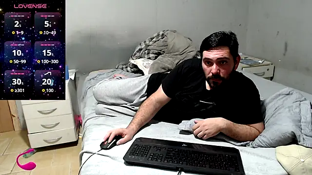 Snapshot of lucasprloco chatting on 09/15/25, 10:32 lucasprloco online show from 09/15/25, 10:32