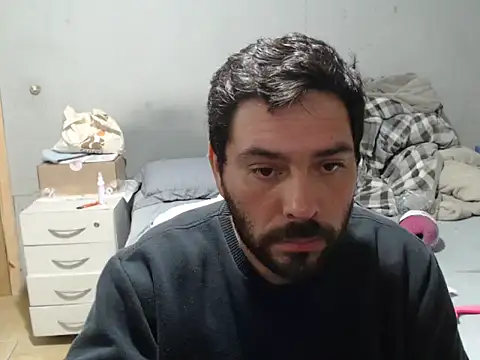 Snapshot of lucasprloco chatting on 09/17/25, 10:33 lucasprloco online show from 09/17/25, 10:33