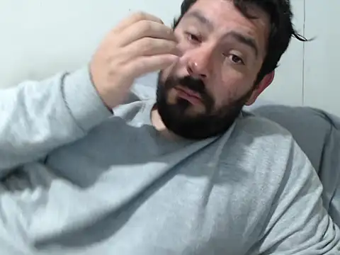 Snapshot of lucasprloco chatting on 09/18/25, 10:45 lucasprloco online show from 09/18/25, 10:45