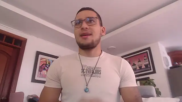Snapshot of dvg2402 chatting on 02/02/25, 04:22 dvg2402 online show from 02/02/25, 04:22