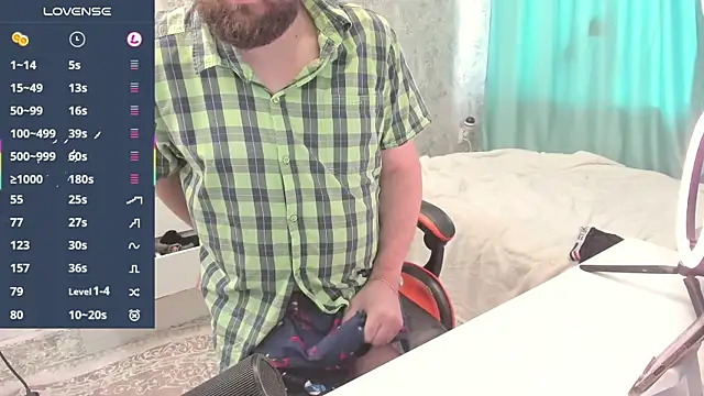 Snapshot of Morlaios chatting on 10/22/25, 11:43 Morlaios online show from 10/22/25, 11:43