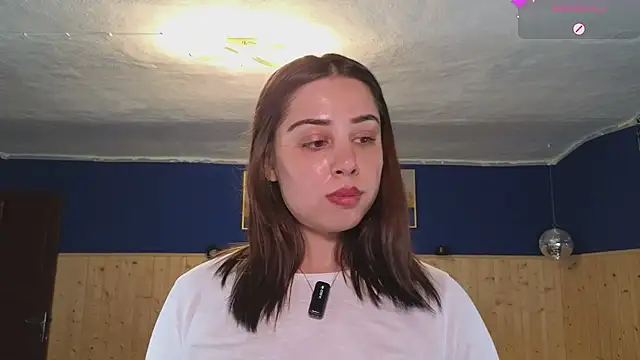 Snapshot of VanessaDoyle chatting on 02/02/25, 08:51 VanessaDoyle online show from 02/02/25, 08:51