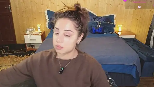 Snapshot of VanessaDoyle chatting on 02/06/25, 10:00 VanessaDoyle online show from 02/06/25, 10:00