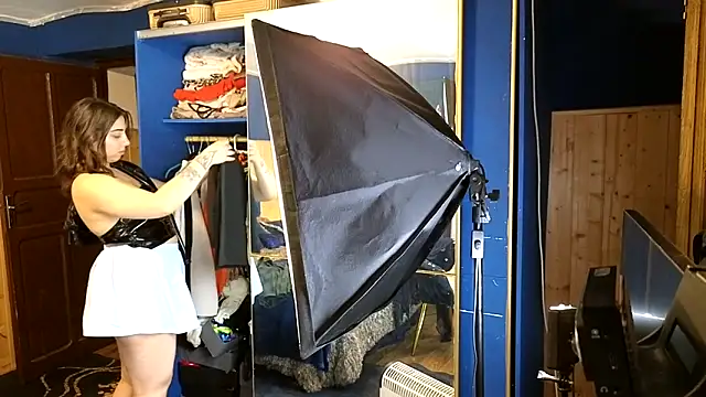 Snapshot of VanessaDoyle chatting on 02/11/25, 06:30 VanessaDoyle online show from 02/11/25, 06:30