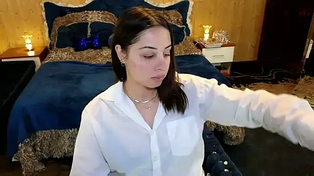 Snapshot of VanessaDoyle chatting on 02/13/25, 02:20 VanessaDoyle online show from 02/13/25, 02:20