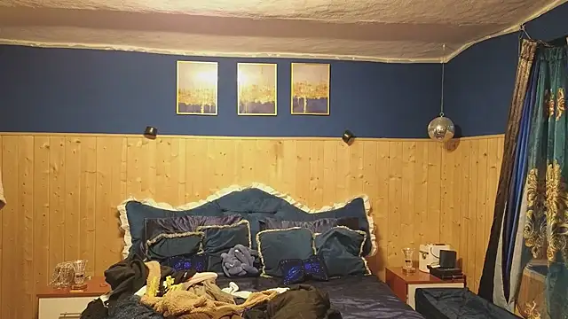 Snapshot of VanessaDoyle chatting on 03/14/25, 08:42 VanessaDoyle online show from 03/14/25, 08:42