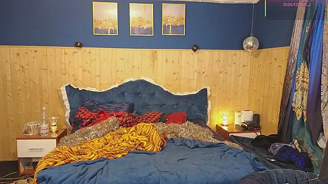 Snapshot of VanessaDoyle chatting on 03/22/25, 06:14 VanessaDoyle online show from 03/22/25, 06:14