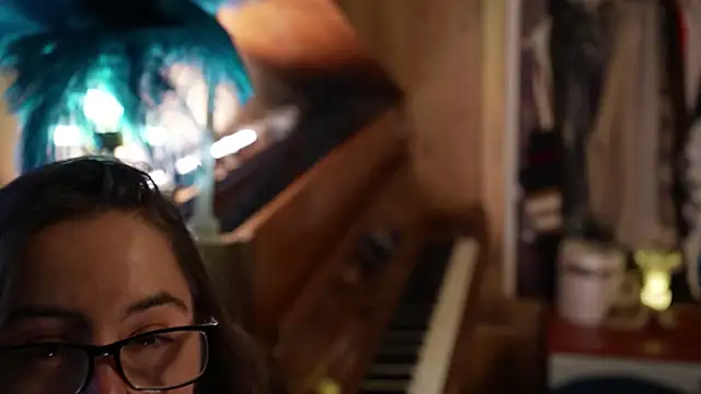 Snapshot of VanessaDoyle chatting on 09/10/25, 04:18 VanessaDoyle online show from 09/10/25, 04:18