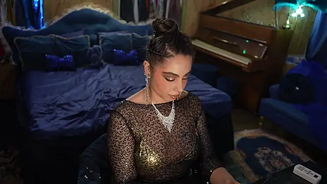 Snapshot of VanessaDoyle chatting on 10/01/25, 12:16 VanessaDoyle online show from 10/01/25, 12:16