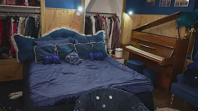 Snapshot of VanessaDoyle chatting on 10/01/25, 08:04 VanessaDoyle online show from 10/01/25, 08:04