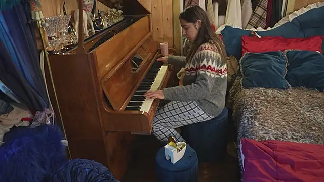 Snapshot of VanessaDoyle chatting on 11/22/25, 03:22 VanessaDoyle online show from 11/22/25, 03:22