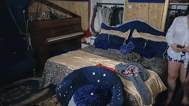 Snapshot of VanessaDoyle chatting on 12/15/25, 03:55 VanessaDoyle online show from 12/15/25, 03:55