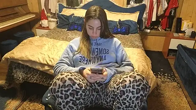 Snapshot of VanessaDoyle chatting on 12/17/25, 03:40 VanessaDoyle online show from 12/17/25, 03:40