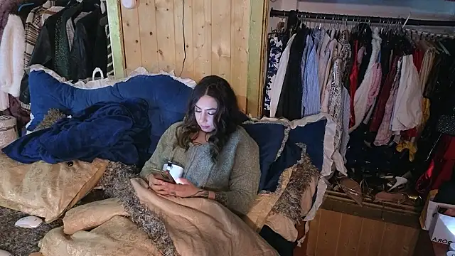 Snapshot of VanessaDoyle chatting on 01/08/26, 12:29 VanessaDoyle online show from 01/08/26, 12:29