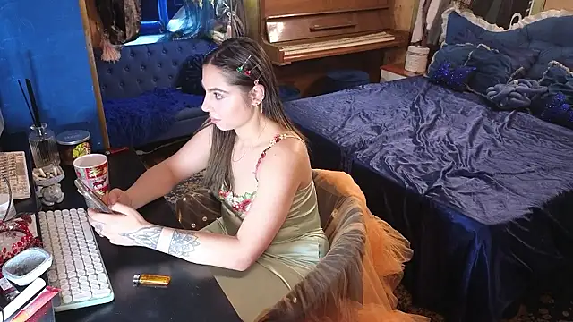 Snapshot of VanessaDoyle chatting on 01/10/26, 01:57 VanessaDoyle online show from 01/10/26, 01:57