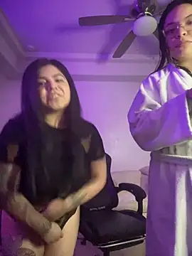 Snapshot of drizzypeach602 chatting on 12/30/24, 08:10 drizzypeach602 online show from 12/30/24, 08:10