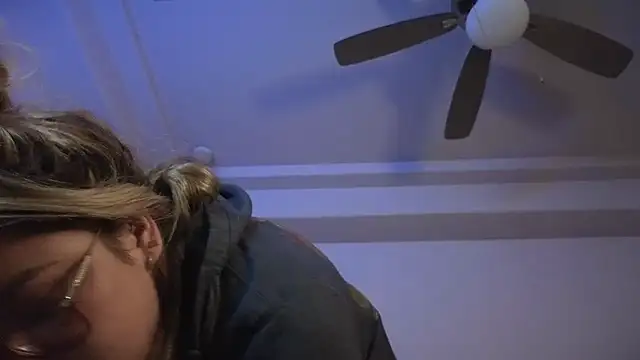 Snapshot of drizzypeach602 chatting on 01/17/25, 05:32 drizzypeach602 online show from 01/17/25, 05:32